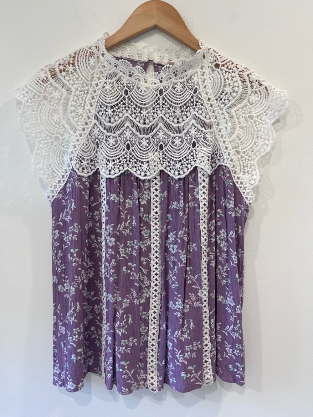 Anthropologie-Entro-Crochet Purple Floral Top